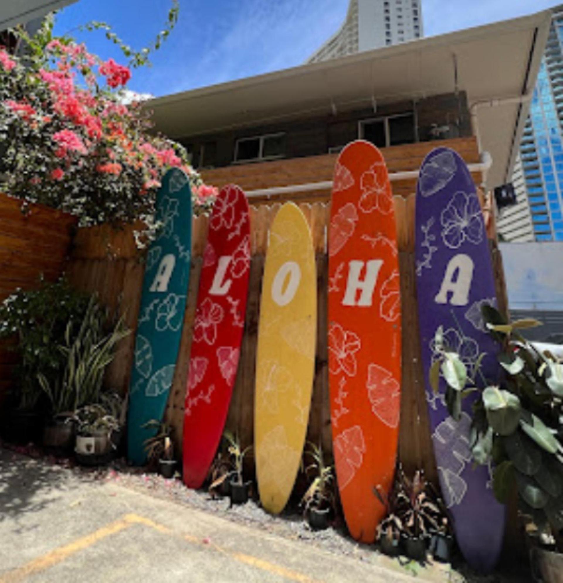 Хостел Honu Waikiki By Aloh Гонолулу Экстерьер фото